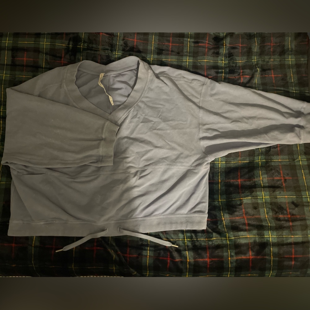 Lululemon size m/l crop ish sweater